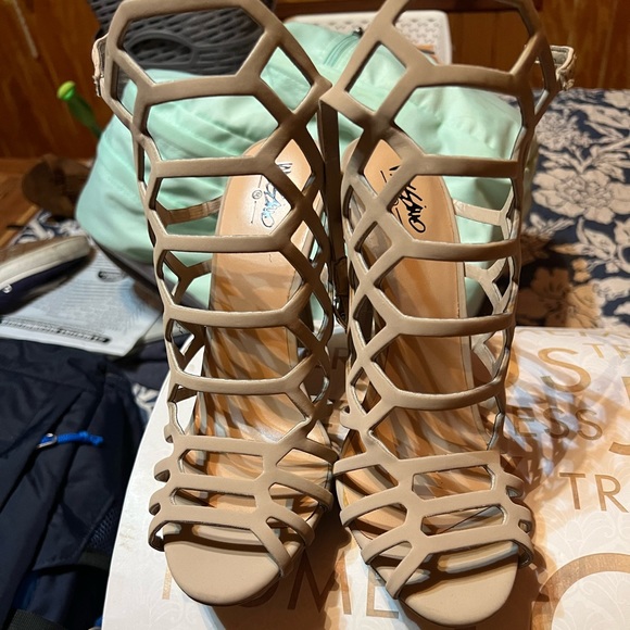 Nude color!! - Picture 2 of 7